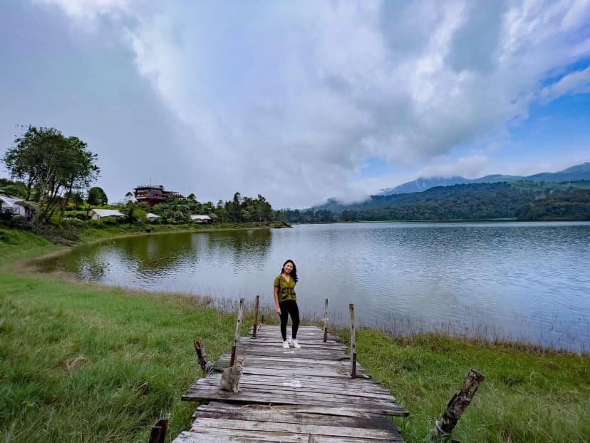 aku dan kau suka danau